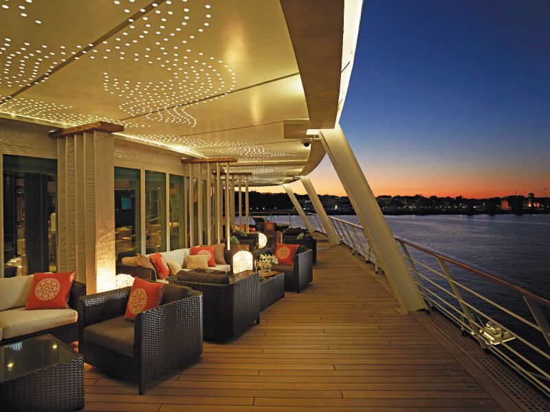 Lounge du bateau de croisière Seven Seas Voyager