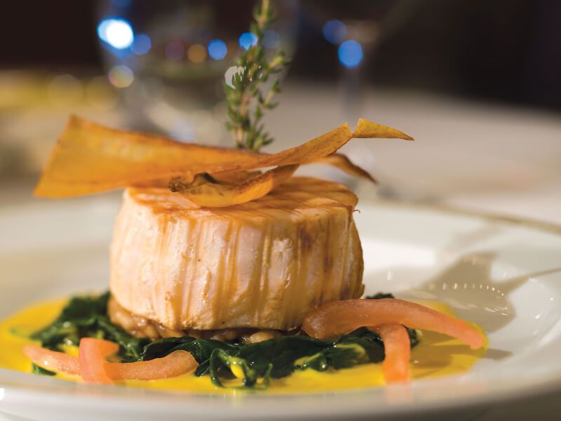 Plat à déguster au restaurant du bateau de croisière Seven Seas Voyager