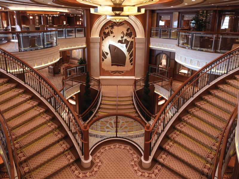 Atrium du bateau de croisière Queen Elizabeth