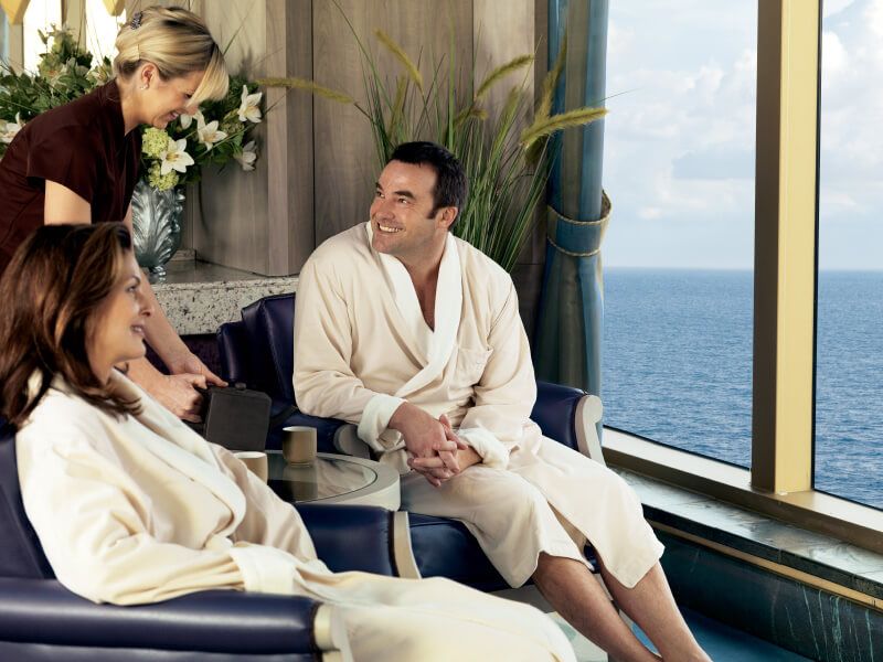 Détente à bord du bateau de croisière Queen Victoria
