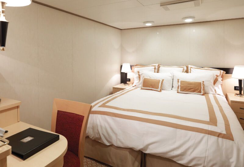 Cabine intérieure du bateau de croisière Queen Elizabeth